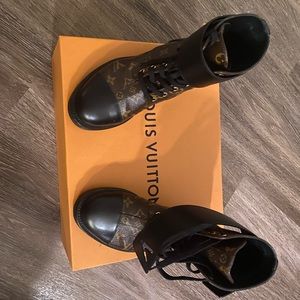 Authentic LV wonderland boots. Women Size 6